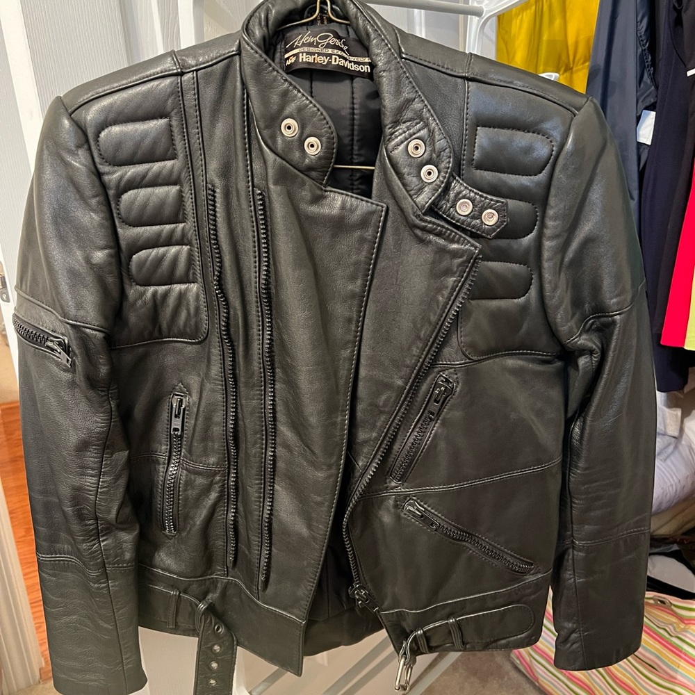 Harley Davidson leather jacket, size 38 regular (small)